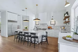 1686 North Dr, Sarasota, FL 34239 - Photo 7