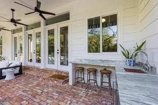 1686 North Dr, Sarasota, FL 34239 - Photo 57