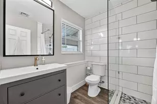 2806 Upper Tangelo Dr, Sarasota, FL 34239 - Photo 23