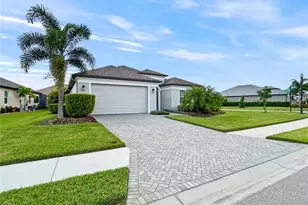 12022 Goldenrod Ave, Bradenton, FL 34212 - Photo 3