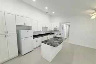 1013 3rd St W, Bradenton, FL 34205 - Photo 3