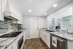 2431 Bispham Rd, Sarasota, FL 34231 - Photo 9