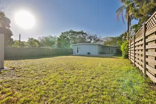 2181 Hyde Park St, Sarasota, FL 34239 - Photo 17