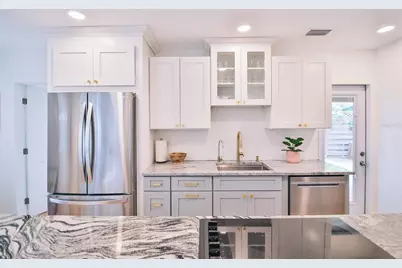 2181 Hyde Park Street, Sarasota, FL 34239 - Photo 5