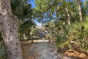 3351 Thornwood Rd, Sarasota, FL 34231 - Photo 41