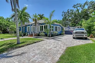 204 24th St W, Bradenton, FL 34205 - Photo 3