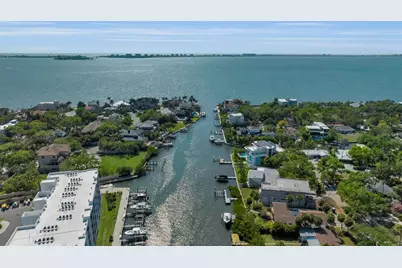 1040 Sylvan Drive, Sarasota, FL 34234 - Photo 5