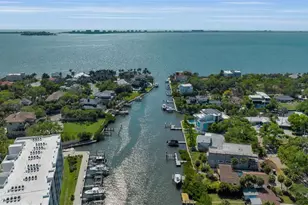 1040 Sylvan Dr, Sarasota, FL 34234 - Photo 5