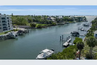 1040 Sylvan Drive, Sarasota, FL 34234 - Photo 7