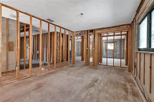 1040 Sylvan Dr, Sarasota, FL 34234 - Photo 21