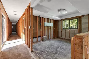 1040 Sylvan Dr, Sarasota, FL 34234 - Photo 19