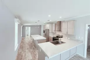 1620 Voyager Dr, Sarasota, FL 34234 - Photo 5