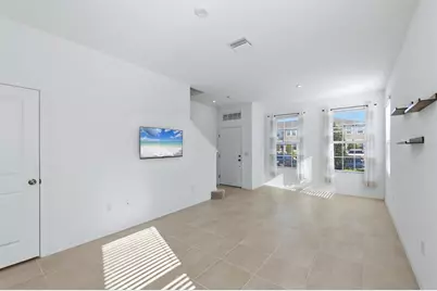 6135 Fairmont Lane, Palmetto, FL 34221 - Photo 3