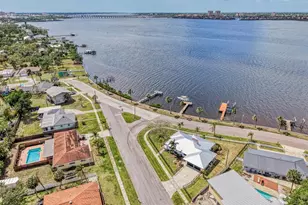 1822 Riverside Dr E, Bradenton, FL 34208 - Photo 45