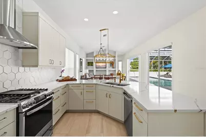 7857 Wilton Crescent Circle, University Park, FL 34201 - Photo 13