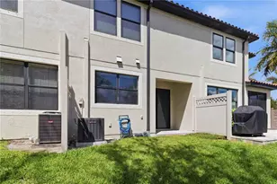 4995 Oarsman Ct, Sarasota, FL 34243 - Photo 15