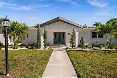 625 W Olympia Avenue, Punta Gorda, FL 33950 - Photo 1