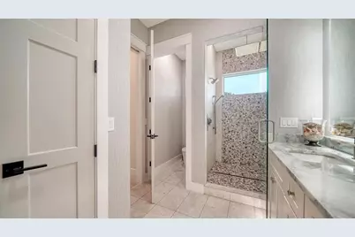 5930 Briarwood Avenue, Sarasota, FL 34231 - Photo 23