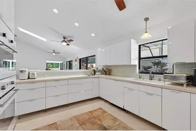 4750 Tivoli Avenue, Sarasota, FL 34235 - Photo 15