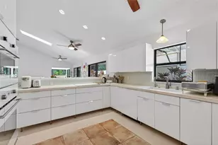 4750 Tivoli Ave, Sarasota, FL 34235 - Photo 15