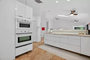 4750 Tivoli Ave, Sarasota, FL 34235 - Photo 15