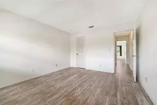 7880 Palm Aire Ln, Sarasota, FL 34243 - Photo 23