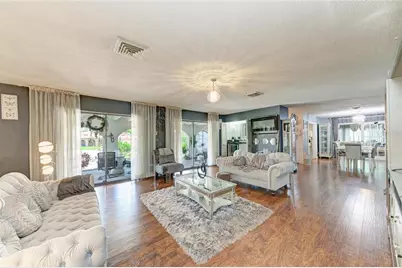 7236 Las Casas Dr, Sarasota, FL 34243 - Photo 7