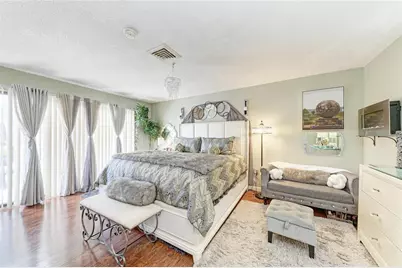 7236 Las Casas Dr, Sarasota, FL 34243 - Photo 21