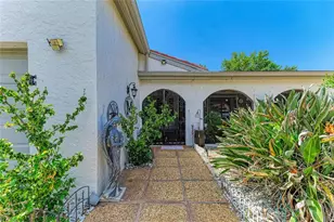 7236 Las Casas Dr, Sarasota, FL 34243 - Photo 1