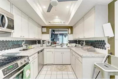 7236 Las Casas Dr, Sarasota, FL 34243 - Photo 13