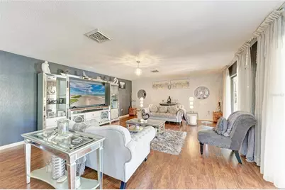 7236 Las Casas Dr, Sarasota, FL 34243 - Photo 9