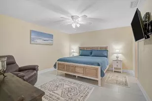 892 Country Club Cir, Venice, FL 34293 - Photo 17