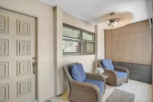 892 Country Club Cir, Venice, FL 34293 - Photo 9