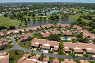 892 Country Club Cir, Venice, FL 34293 - Photo 31