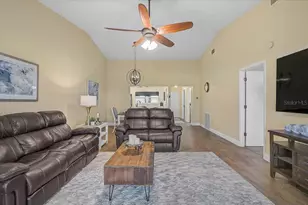 892 Country Club Cir, Venice, FL 34293 - Photo 15