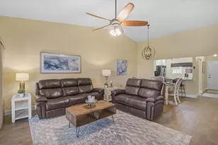 892 Country Club Cir, Venice, FL 34293 - Photo 15