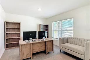 9201 Sapphire Crk Pl, Temple Terrace, FL 33637 - Photo 7