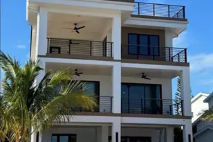 671 Avenida Del Norte, Sarasota, FL 34242 - Photo 1