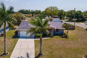 4702 Glenbrooke Terrace, Sarasota, FL 34243 - Photo 5