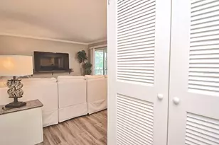 2121 Wood St, Sarasota, FL 34237 - Photo 3