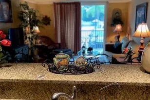 2740 Coconut Bay Ln, Sarasota, FL 34237 - Photo 3