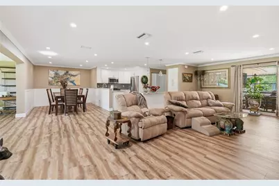 7101 Fairway Bend Circle, Sarasota, FL 34243 - Photo 11