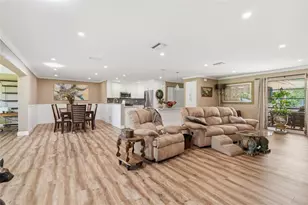 7101 Fairway Bend Cir, Sarasota, FL 34243 - Photo 11