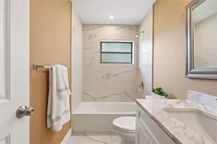 7101 Fairway Bend Cir, Sarasota, FL 34243 - Photo 21