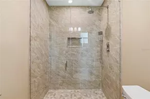 7101 Fairway Bend Cir, Sarasota, FL 34243 - Photo 13