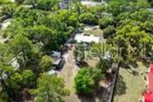 3793 Gocio Rd, Sarasota, FL 34235 - Photo 3