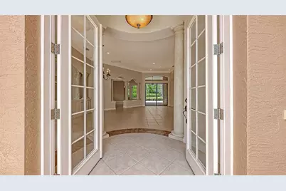 7134 Whitemarsh Circle, Lakewood Ranch, FL 34202 - Photo 9