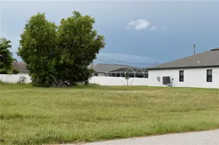 706 SW 21st St, Cape Coral, FL 33991 - Photo 1