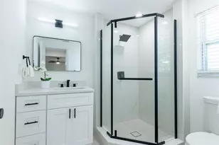 420 Archibald Ave, Sarasota, FL 34243 - Photo 17