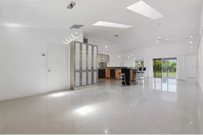 5588 Golf Pointe Drive #1, Sarasota, FL 34243 - Photo 7